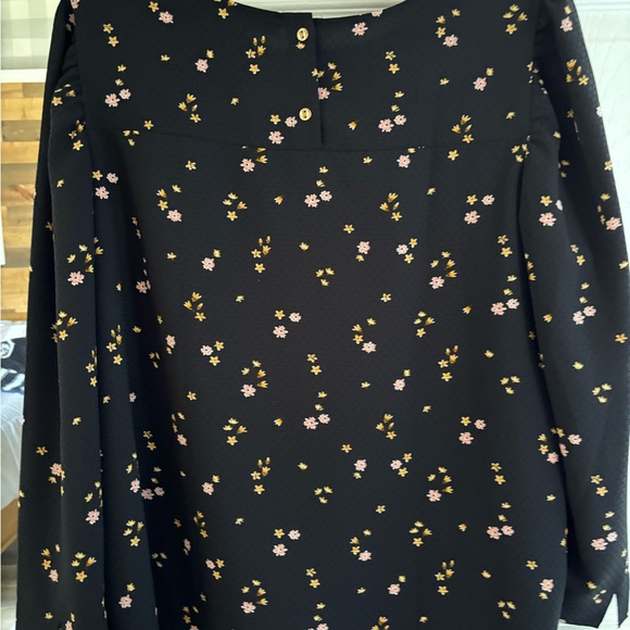 Spring Loft Top - Picture 4 of 5